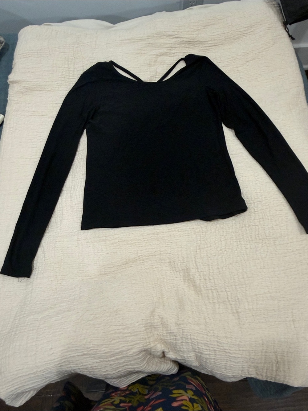 Beyond Yoga Black Cris’s Cross Back Top Size Small